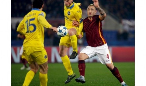 Radja Nainggolan (kanan)