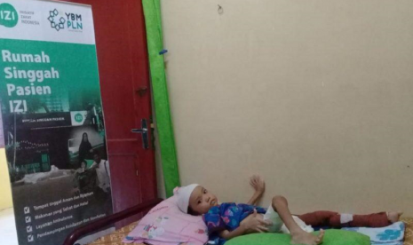 Rafasya, anak usia 5 tahun yang dirawat di Rumah Singgah Pasien (RSP) IZI-YBM PLN Sumatera Utara.