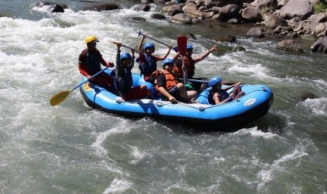 Rafting di Sungai Elo