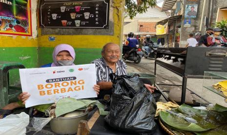 Rahman adalah seorang penjual Surabi di daerah Sukamenak, Kabupaten Bandung. Rahman bersama istrinya sudah berjualan Surabi sejak 17 tahun yang lalu.Rahman biasanya mulai berjualan pukul 06.00 WIB sampai 10.00 WIB.