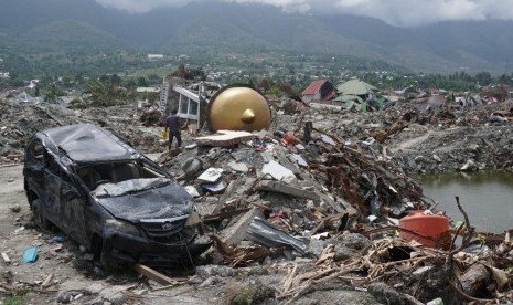 Balaroa housing compelx in Palu, Central Sulawesi, after being hit by earthquake, tsunami, Monday (Oct 1).