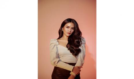 Raisa Andriana membawakan lagu Trust Again bersama rapper dari Malaysia, Thailand, dan Filipina untuk film Raya and the Last Dragon