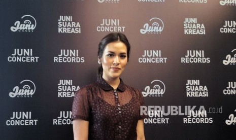 Raisa mulai menjajal profesi produser musik setelah sukses menjadi penyanyi dan pembuat lagu, Kamis (22/2). 