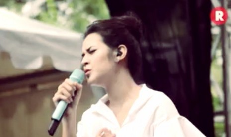 Raisa saat tampil di JGTC 2015