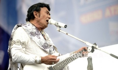 Raja Dangdut Rhoma Irama dan Soneta group.