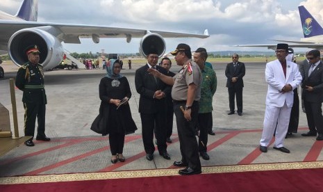 Raja Salman dilepas Menlu dan Menag meninggalkan Bali menuju Haneda, Jepang. Berangkat dari Bandara Ngurah Rai Bali pukul 11.00 WITA