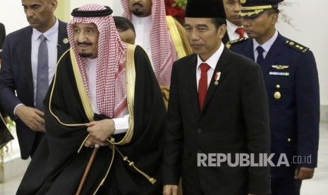 Raja Salman saat bertemu Presiden Joko Widodo di Istana Bogor, Rabu (1/3).