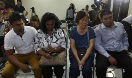 Raji Syukumaran (kiri) dan Helen Chan (kanan), ibu dari dua terpidana hukuman mati atas kasus narkoba mengunjungi Komnas HAM, beberapa waktu lalu di Jakarta.