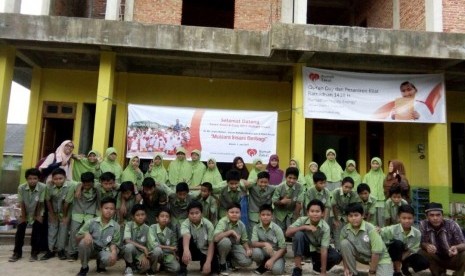 Ramadhan Camp, SDIT Mutiara Insani Kunjungi SDJ Batam