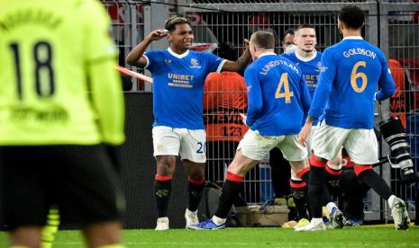 Rangers berhasil menyingkirkan Dortmund dari Liga Eropa usai main imbang 2-2 di Glasgow, Jumat (25/2/2022) dini hari WIB.