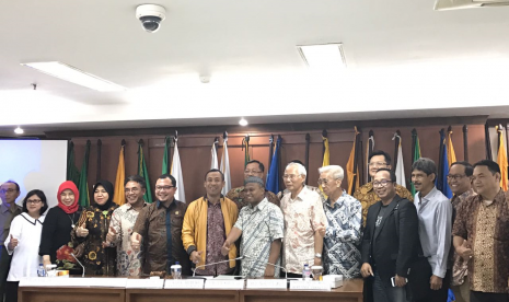 Rapat Dengar Pendapat (RDP) Komite II DPD RI dengan Dirjen Perdagangan Luar Negeri, Dirjen Industri Agro, Dirjen Pengelola Hutan Produksi Lestari, Asosiasi Industri Mebel dan Kerajinan Indonesia (ASMINDO),dan Asosiasi Pengusaha Rotan Indonesia (APRI) di Komplek Parlemen Senayan, Senin (18/9).