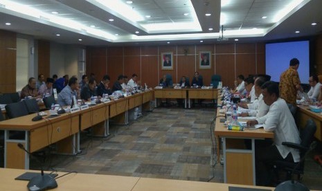 Rapat Komisi D DPRD DKI dengan Dinas Pertamanan dan Pemakaman DKI.