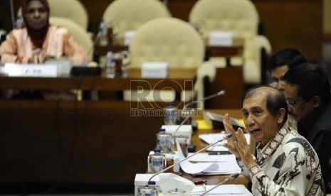  Rapat konsultasi Timwas Century dengan Ketua Badan Pemeriksa Keuangan (BPK) Hadi Poernomo di Kompleks Parlemen Senayan, Jakarta, Rabu (3/7).  ( Republika/ Tahta Aidilla)