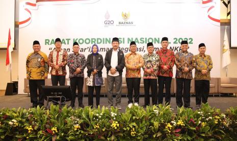 Rapat Koordinasi dan Kerja Nasional (Rakornas) Badan Amil Zakat Nasional (BAZNAS) 2022 yang digelar selama tiga hari, sejak Rabu (24/8/2022) hingga Jumat (26/8/2022), sukses terselenggara. Sebanyak 12 resolusi lahir dari hajatan akbar nasional tersebut.