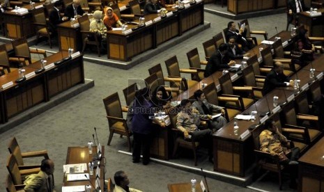  Rapat paripurna di Gedung DPR, Kompleks Parlemen Senayan, Jakarta, Selasa (11/6).     (Republika/Prayogi)