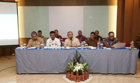 Rapat pleno Badan Pengkajian MPR yang diselenggarakan di Makassar, Sulawesi Selatan, Kamis (16/11).