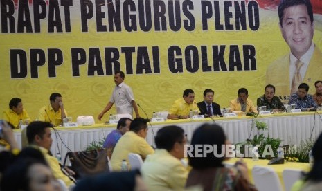  Rapat pleno DPP Golkar di ruang rapat utama gedung DPP Partai Golkar, Jakarta, Selasa (18/7).