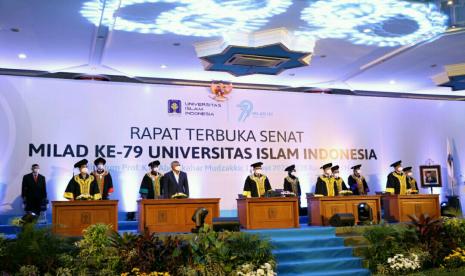 Rapat Terbuka Senat dalam rangka Milad 79 UII. 