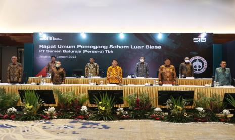 Rapat umum pemegang saham luar biasa (RUPSLB) PT Semen Baturaja Tbk mengagendakan dua mata acara utama yaitu perubahan anggaran dasar dan perubahan pengurus perusahaan. Perubahan anggaran dasar perusahaan didasari atas bergabungnya Semen Baturaja dengan PT Semen Indonesia (Persero) Tbk dalam holding sub klaster semen. 