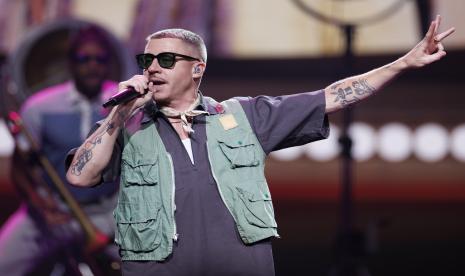 Rapper Amerika Serikat Macklemore. Pada konsernya yang berlangsung 21 Desember 2023, Macklemore membacakan puisi menggetarkan hati tentang Palestina. 