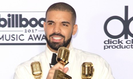 Rapper Drake menyumbang 100 ribu dolar AS dalam penggalangan dana untuk membantu keluarga etnis Afrika-Amerika.