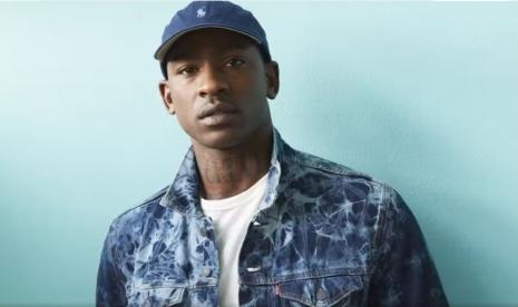 Rapper Inggris dan seniman Skepta mengumumkan dia telah berpuasa selama bulan suci Ramadhan. Rapper Inggris Skepta Ikut Puasa, Akui Ramadhan Berikan Kedamaian