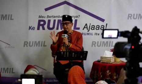 Rasulullah SAW dalam teladannya memberikan contoh bagaimana bercanda yang sehat