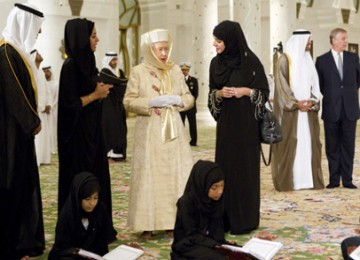 Ratu Elizabeth mengunjungi Masjid Agung Sheikh Zayed