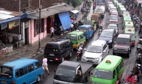 Ratusan kendaraan trerjebak kemacetan panjang di kawasan Empang, Kota Bogor (ilustrasi).