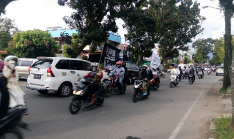 Ratusan Muslim Keliling Padang Serukan Bela Kalimat Tauhid