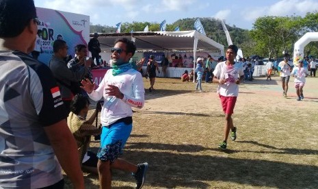 Ratusan orang tumpah ruah memadati Kawasan Ekonomi Khusus (KEK) Mandalika, Lombok Tengah, Nusa Tenggara Barat (NTB) pada Ahad (27/8) sore, untuk mengikuti ajang Mandalika Color Run,  Lombok Tengah.