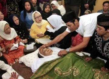 Ratusan pelayat memadati rumah duka almarhum KH Zainuddin MZ di Jakarta, Selasa (5/7). 