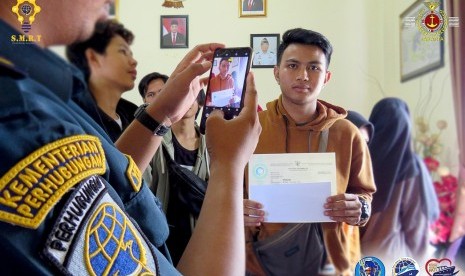 Ratusan peserta pendidikan dan pelatihan (diklat) Sekolah Tinggi Ilmu Pelayaran (STIP) Jakarta menerima sertifikat Basic Safety Training (BST).