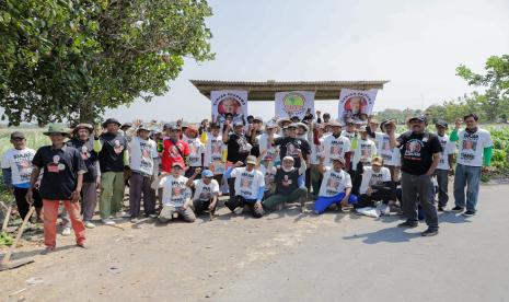 Ratusan petani yang tergabung dalam sukarelawan Petani Tebu Bersatu (Petebu) Kabupaten Nganjuk, menyampaikan harapannya ke Capres 2024.