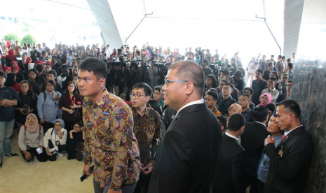 Ratusan pewarta memadati Gedung MPR untuk meliput Pelantikan Wakil Ketua MPR baru.