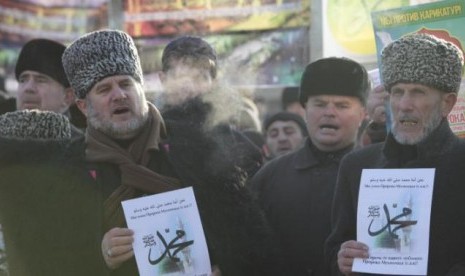 Ratusan ribu warga Republik Chechnya demo majalah Charlie Hebdo.