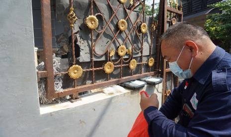 Ratusan warga yang menjalani isolasi mandiri di Jakarta memperoleh bantuan makan siang dan malam setiap harinya. Paket nasi tersebut disuplai 2 kali dalam sehari pada siang dan sore, yang diantar langsung ke rumah warga yang menjalani isoman. Bantuan tersebut merupakan kolaborasi dari Yayasan Tunasmuda Care (T.CARE) dalam percepatan penanganan Covid 19 di Jakarta. 