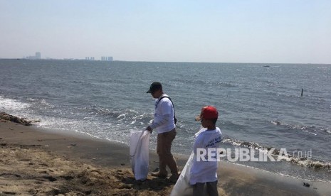 Ketinggian Air Laut di Marina Ancol Siaga 3.