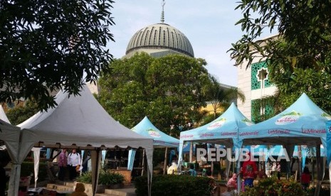 Rayakan Milad ke-15, Jakarta Islamic Center gelar bazar  selama tiga hari, sejak Jumat (7/12) hingga Ahad (9/12).