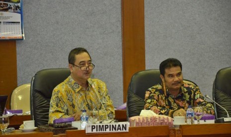  RDP antara Panja Prodi DLP dengan Dirjen Sumber Daya IPTEK Dikti, Dirjen Kelembagaan IPTEK Dikti, dan Dirjen Pembelajaran dan Kemahasiswaan Kemenristekdikti, di Gedung DPR RI, Senayan, Jakarta, Selasa (21/3). 