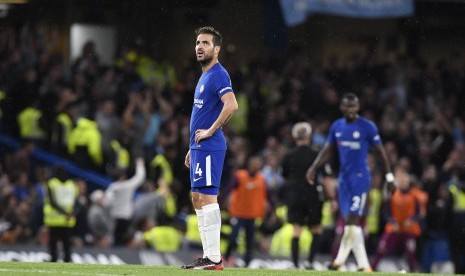 Reaksi Cesc Fabregas ketika Chelsea kalah dari Manchester City pada Sabtu (30/9).