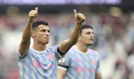 Reaksi Cristiano Ronaldo dari Manchester United usai pertandingan sepak bola Liga Inggris antara West Ham United dan Manchester United di Stadion London, London, Inggris, Minggu, 19 September 2021. Manchester United menang 2-1.