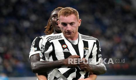  Reaksi Dejan Kulusevski dari Juventus setelah mencetak gol pembuka timnya pada pertandingan sepak bola grup H Liga Champions antara Zenit St. Petersburg dan Juventus di Gazprom Arena di St.Petersburg, Rusia, Kamis (21/10) dini hari WIB. 