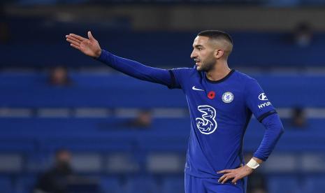  Reaksi Hakim Ziyech dari Chelsea saat pertandingan sepak bola Liga Premier Inggris antara Chelsea dan Sheffield United di Stadion Stamford Bridge di London, Sabtu, 7 November 2020.