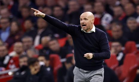 Reaksi pelatih Ajax Erik ten Hag selama pertandingan grup C Liga Champions UEFA antara Ajax Amsterdam dan Besiktas Istanbul di Johan Cruijff ArenA di Amsterdam, Belanda, beberapa waktu lalu. Ia jadi kandidat pelatih MU.