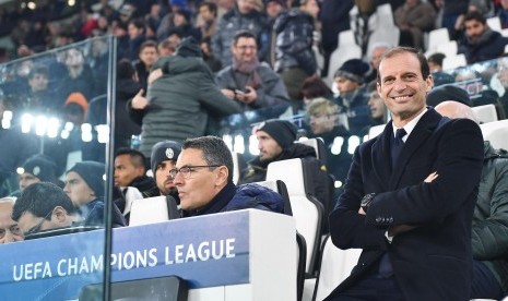 Reaksi pelatih Juventus, Massimiliano Allegri pada laga Liga Champions lawan Dinamo Zagreb, di stadion Juventus, Kamis (8/12) dini hari WIB. Juventus menang 2-0.