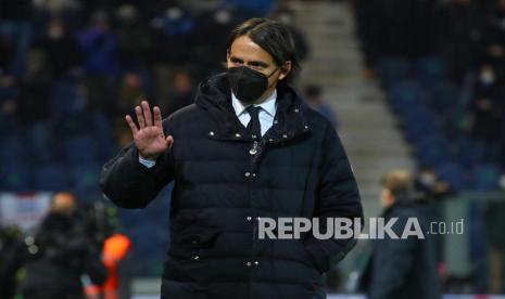  Reaksi pelatih kepala Inter Simone Inzaghi saat pertandingan sepak bola Serie A Italia antara Atalanta dan Inter Milan di Bergamo, Italia, Senin (17/1) dini hari WIB.