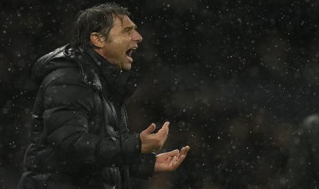 Pelatih Tottenham Hotspur Antonio Conte. Conte mengakui kemenangan atas Manchester City, Ahad (20/2/2022), meningkatkan kepercayaan diri para pemainnya.