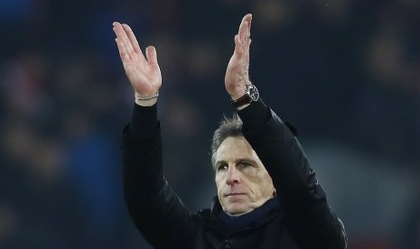 Reaksi pelatih Southampton, Claude Puel seusai laga Piala Liga Inggris lawan Liverpool, di Anfield, Kamis (26/1) dini hari WIB. Southampton berhasil ke partai final Piala Liga Inggris.