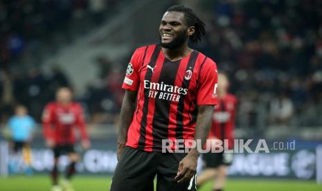  Reaksi pemain AC Milan Franck Kessie saat pertandingan sepak bola grup B Liga Champions UEFA antara Ac Milan dan Liverpool di stadion Giuseppe Meazza di Milan, Italia, Rabu (8/12) dini hari WIB.